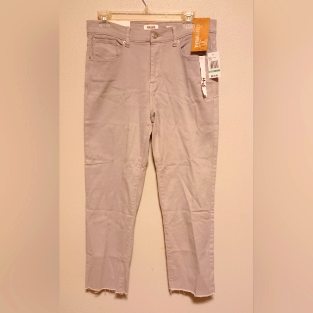 Kensie Jeans Women's Lavender Vintage Luxe Lightly Distressed Jeans Size 8 NWT